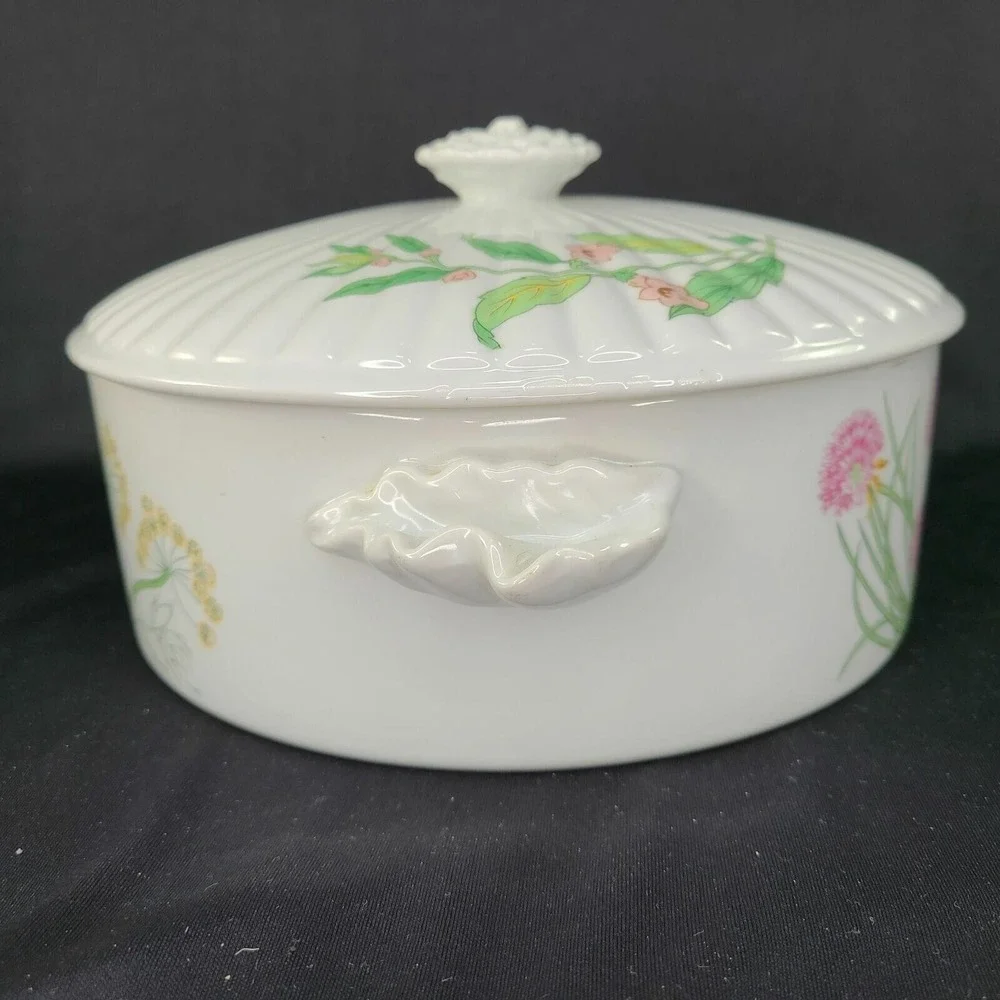Shafford Covered Casserole Serving Dish Herbs and Spices Ribbed Porcelain‎ Round